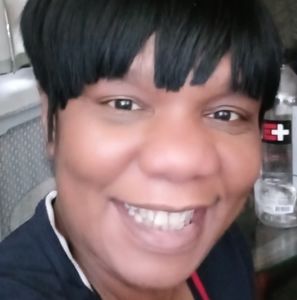 Meet your Posher, Desiree